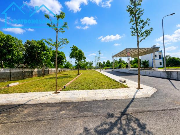 Chỉ hơn 3 tỷ sở hữu 100m full thổ cư, đối diện sân bóng Trại Láng. Hàng F0