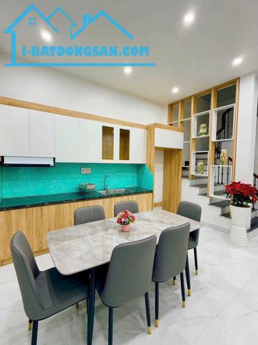 Bán 6 căn nhà ngõ phố Quyết Thắng, ph Bình Hàn, TP Hải DƯơng, 42m2, 3 ngủ, 3 tầng, giá chỉ