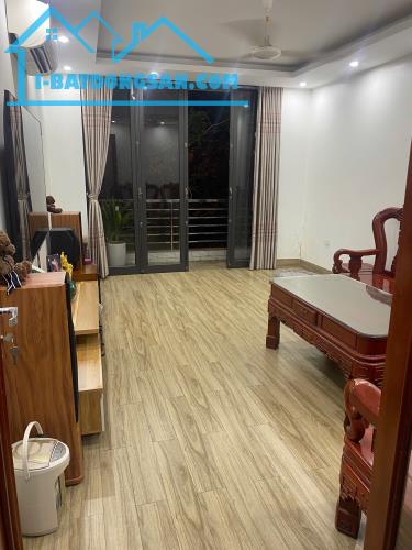Siêu đẹp, bán nhà Trâu Quỳ Gia Lâm, 60m*5 tầng - vỉa hè - ô tối tránh.