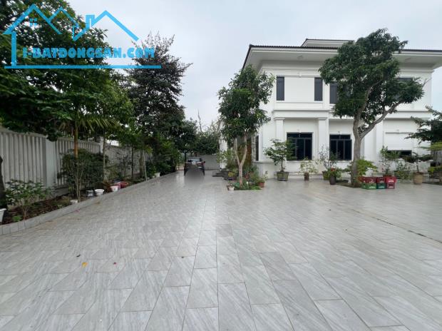 Bán biệt thự sân vườn hơn 700m2, căn góc 3 mặt thoáng, TP Hải Dương, 3 tầng, 5 ngủ vs khép