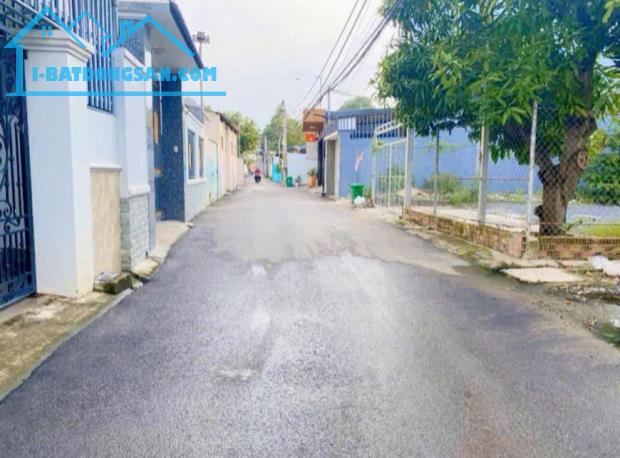 Giá 3,3 tỷ có thương lượng. Đất cù lao Hiệp Hoà gần AEON đang xây. Đường oto. Sổ sẵn