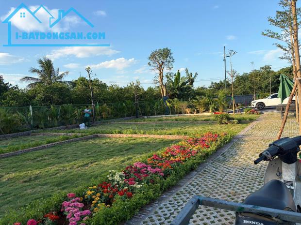 HÀNG MỚI THÔN 5 CHỢ HÒA LẠC – GẦN ĐHQG, VIEW HỒ CỰC THOÁNG