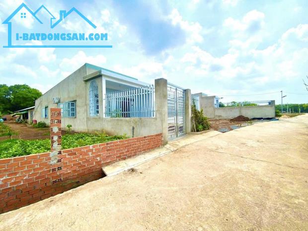 KẸT TIỀN BÁN 250M2 ĐẤT THỔ CƯ SỔ RIÊNG SÁT CHỢ, TRƯỜNG HỌC DÂN CƯ Ở ĐÔNG. GIÁ 245TR