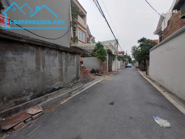 Chủ cần bán gắp đất Nguyên Khê 100m2, mt5m, 7.xx tỷ, Đông Anh, ô tô thông.