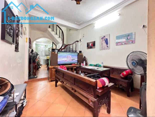 🍈 NHÀ DÂN XÂY MINH KHAI 7 TỶ/ 32M2/ 4 TẦNG/ MT3,7M - Ô TÔ ĐỖ CỔNG - 2 THOÁNG TRƯỚC SAU.