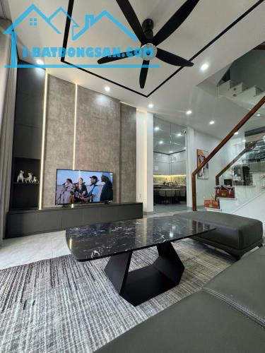 CẦN BÁN NHÀ 3 TẦNG ĐIỆN BIÊN PHỦ.