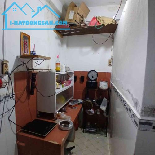 L2389* Trốn sếp đi xem vì căn hộ Quận 6 này quá rẻ! 🤫