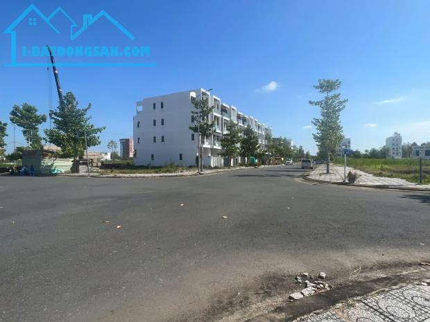 🏡 BÁN NỀN -KHU STK AN BÌNH – ĐỐI DIỆN BỆNH VIỆN S.I.S CẦN THƠ☎️ Liên hệ: 0939.86.87.88 B