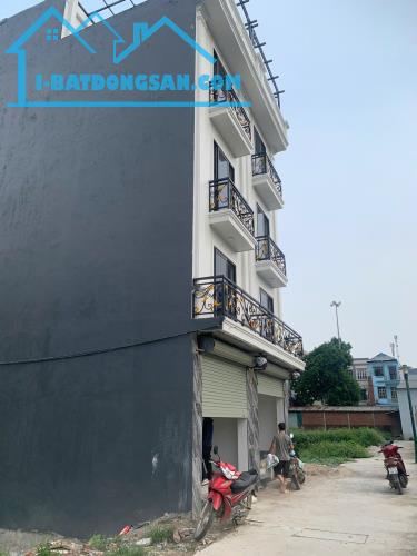 AI ĐANG TÌM NHÀ RỘNG, CÓ SÂN RIÊNG, TRUNG TÂM CHÚC SƠN NÊN XEM CĂN NÀY. DT 50M2x3 TẦNG.