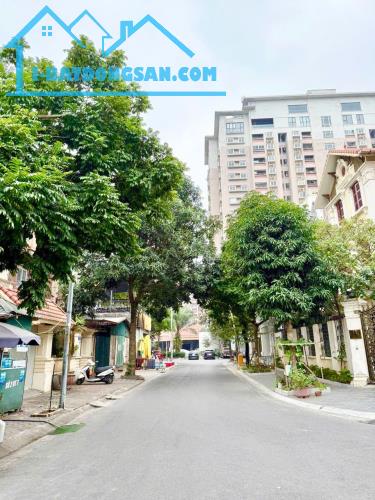 BÁN ĐẤT PHÂN LÔ KHU LÃO THÀNH CÁCH MẠNG_ĐẤT KĐT CẦU GIẤY_215m2_SÁT CÔNG VIÊN_GIÁ 450tr/m