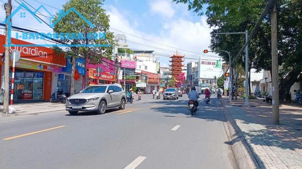 Bán Biệt Thự mini 230m2 gần Siêu Thị Coop Mart, Thống Nhât, Biên Hòa, giá 11.6 tỷ.