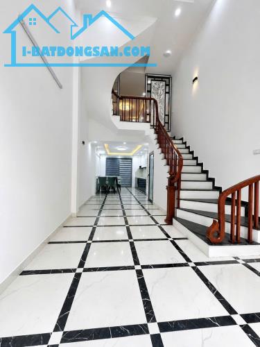 ĐẸP QUÁ ĐI – NHÀ MỚI GẦN BẾN XE NƯỚC NGẦM
