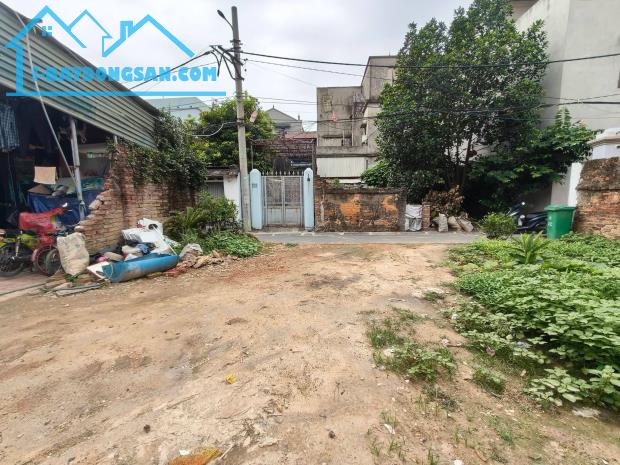 Ngay khu đô thị đa mục tiêu, mở đường trước đất 11m. Đất 92m2, 4.6m, 5.x tỷ, nở hậu, ô