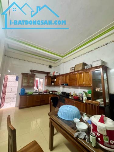 BÁN NHÀ 3 TẦNG ĐẸP DT 80M,3 TẦNG 4,3 TỶ THÁI NGUYÊN.