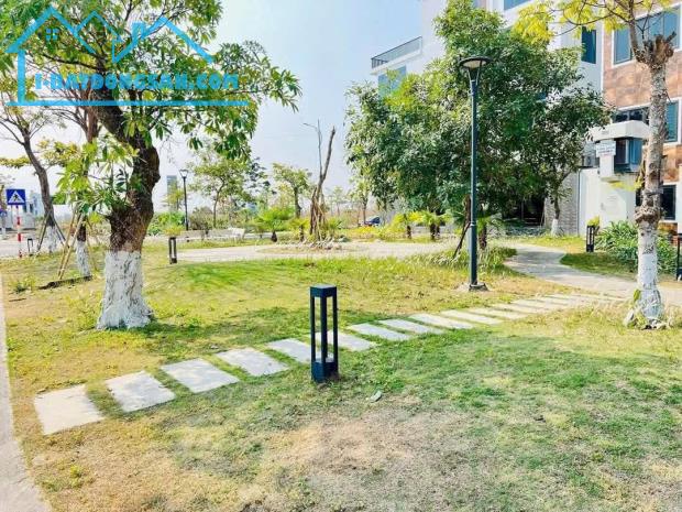 Bán lô đất mặt phố view vườn hoa KĐT Tân Phú Hưng, TP HD, 67.5m2, mt 4.5m, chỉ 3.0x tỷ