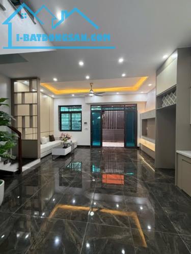 Bán nhà 3 tầng ngõ đường Trần Hưng Đạo, ph Ngọc Châu, TP HD, 43m2, mt 6m, 3 ngủ, gần đường