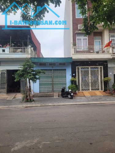 CHÍNH CHỦ BÁN ĐẤT TẶNG NHÀ CẤP 4 – ĐƯỜNG LƯU NHÂN CHÚ, KDC SỐ 3, PHƯỜNG BẮC GIANG