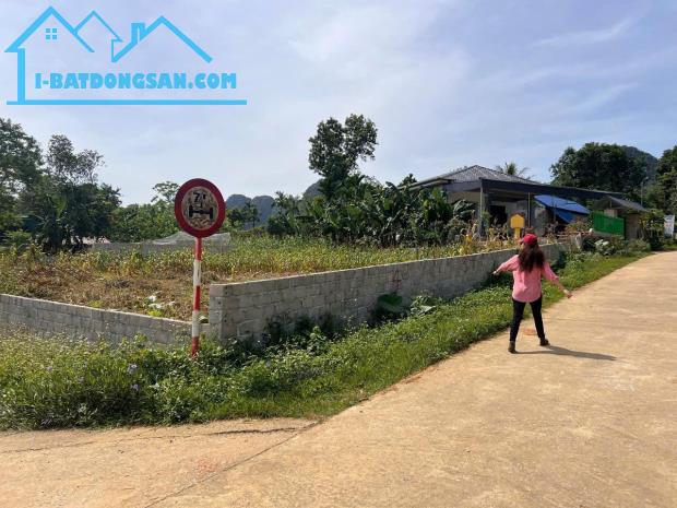 Cần Tiền Xây Nhà Bán Lô Đất 109m2 Full Thổ Cư Mặt Đường Hồ Chí Minh, Lương Sơn, Hòa Bình