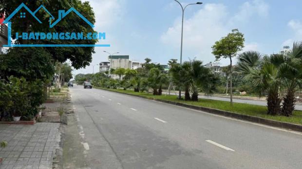 Bán đất mặt đường đôi Phạm Văn Đồng, ph Tứ Minh, TP HD, 52.89m2, mt 4.5m, KD buôn bán, 3.5