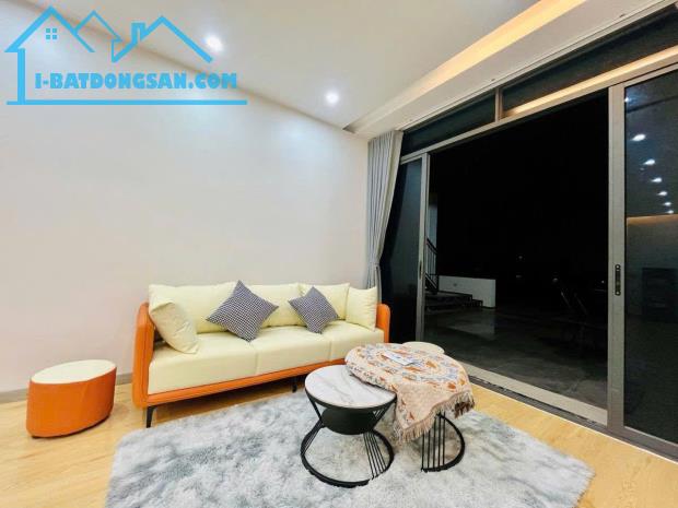 TOÀ VĂN PHÒNG CHDV 20m RA MP XUÂN LA 250m2 MT 8m CHỦ TỰXÂY ĐỂ Ở RẤT ĐẲNG CẤP CÓ 102, 88 TỶ