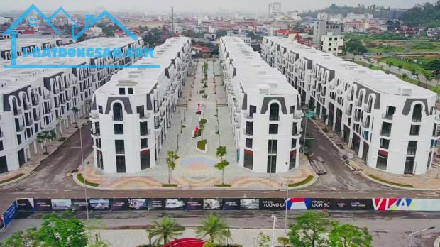 Em đang có căn nhà phố liên kề cần bán với hơn 5 tỷ