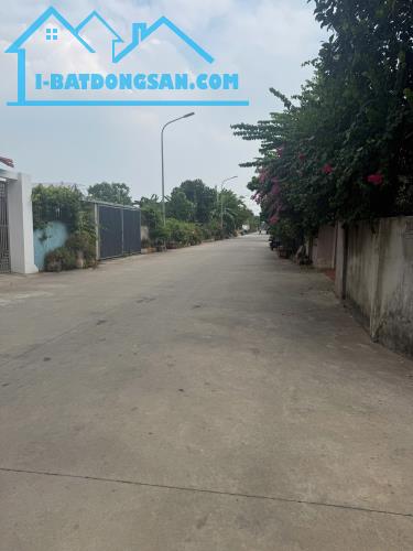 Đất 135M đường thông ô tô - 50m ra trục chính ô tô tránh Chương Dương Hà Nội