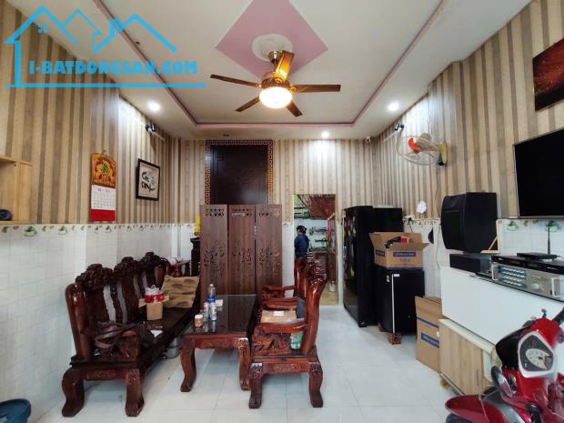 Nhà mới 3tầng btct chỉ 4tỷ nhỉnh hẻm xh Phú Thọ Hòa 32m2 3pn sổ riêng vào ở ngay