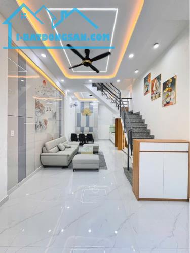 Nhà đẹp ở ngay chỉ 4tỷ lớn 2tầng hẻm 5m thông sát Gò Xoài Lê Văn Quới 200m ra ngã tư 4xã