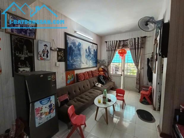 # Chung Cư Lê Thanh Nghị, Căn Góc, 53m2, 2PN, 2.x tỷ