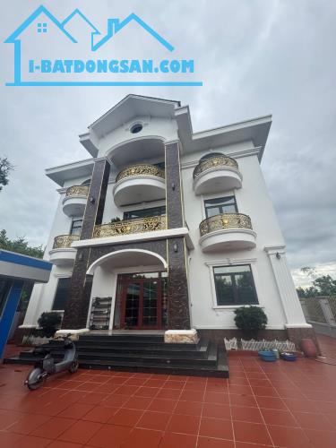 Đất đẹp rộng, có Biệt thự ,phù hợp để xây khách sạn hoặc đầu tư