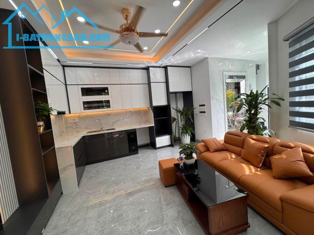 💥11 tỷ - Nhà 55m2 - Mặt tiền 7m - View hồ - Ô tô đỗ cửa - Ngõ thông - Full đồ ở ngay💥