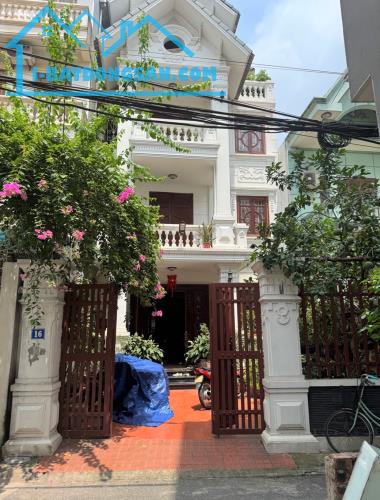 BÁN BIỆT THỰ VIP TRUNG TÂM GIANG BIÊN - VIỆT HƯNG, 4 TẦNG THANG MÁY, Ô TÔ VÀO NHÀ
