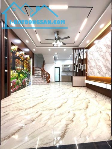 NHÀ 2 TỶ 350 TRIỆU, NGÕ PHÙ NGHĨA, 45M2 x 3 TẦNG