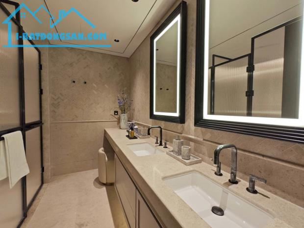 LinhHK Bán Khách Sạn Cạnh Hoàn Kiếm 386m², 60 Phòng, MT11m