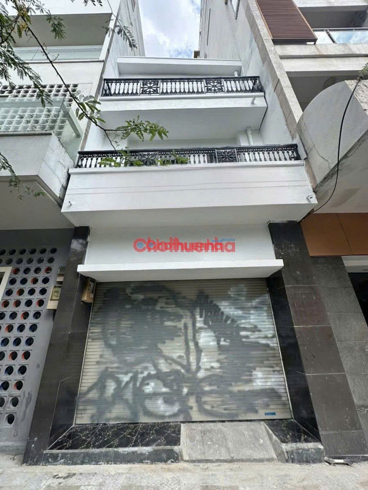 CHO THUÊ NHÀ MẶT TIỀN LÊ ĐƯỜNG THÁNH TÔN, BẾN NGHÉ, QUẬN 1