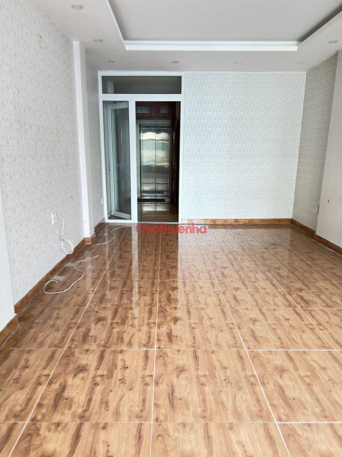 NHÀ CÓ THANG MÁY TRUNG TÂM QUẬN 1 PHÙ HỢP SPA THẨM MỸ VÀ VĂN PHÒNG