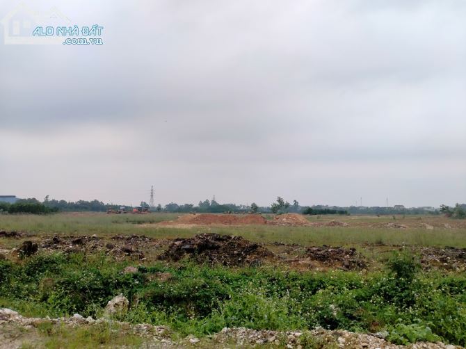 Bán đất khu công ngiệp Bình Xuyên dt 2,7 ha, lô góc 2 mặt tiền, cơ sở hạ tầng đồng bộ,